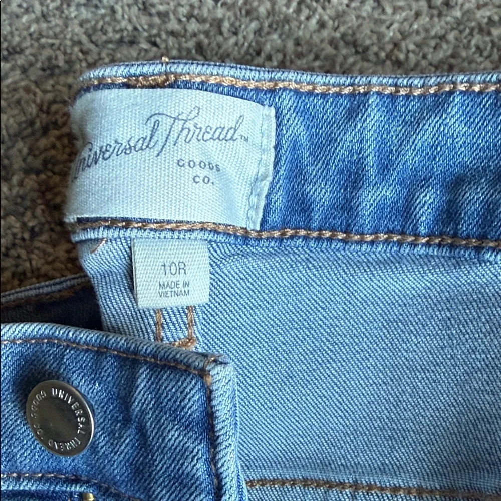 Universal Thread Wide-Leg High-Rise Jeans in Light Blue - Picture 2 of 4